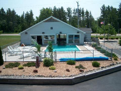 North Winds Motel Маккино Сити Экстерьер фото