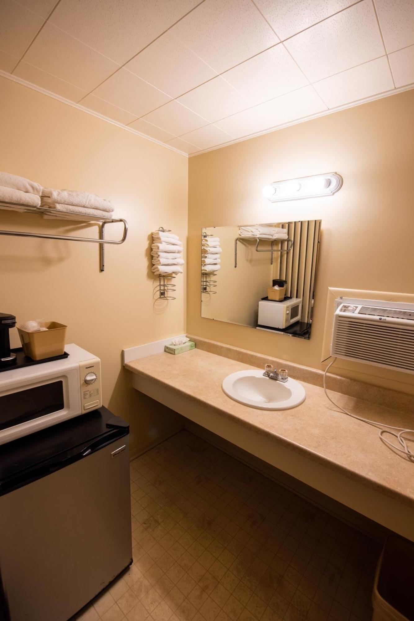 North Winds Motel Маккино Сити Экстерьер фото