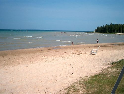 North Winds Motel Маккино Сити Экстерьер фото